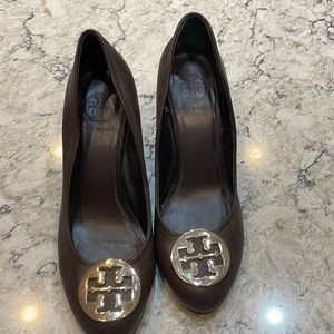 Tory Burch. Brown wedges Leather upper / leather lining and sole. Size 8. Used